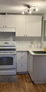 2 1/2, studio, électros et électricité inclus - Photo 3