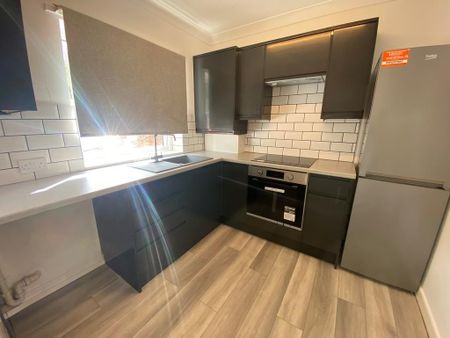 1 bedroom ground floor flat to rent - Photo 4