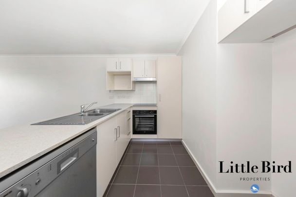 Modern Ground Floor Apartment - Photo 1