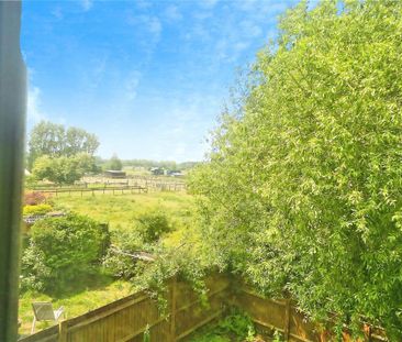 2 bedroom semi-detached house to rent - Photo 6