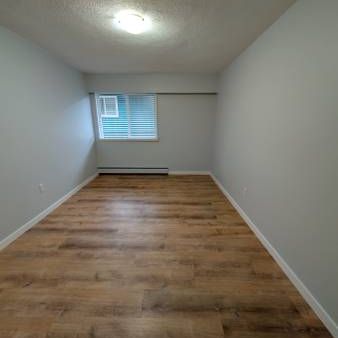 $1,950 / 1br - Beautiful, spacious fully renovated 2nd level suite - Photo 1