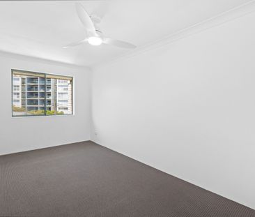 Refurbished Two Bedroom Unit - Photo 2