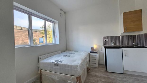 Studio to rent - Photo 1