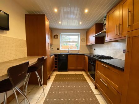 33, Bell Chapel Close - Photo 3