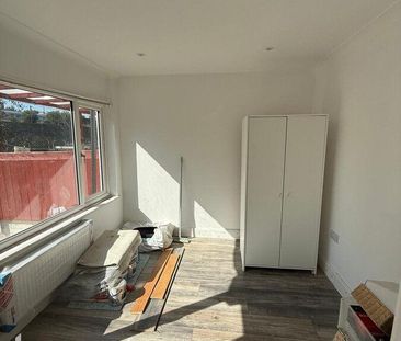 4 bedroom terraced house to rent - Photo 4