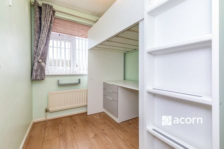 Terraced House to rent - Wheatcroft Grove, Gillingham, ME8 - Photo 3