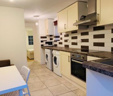 2 bedroom ground floor flat to rent - Photo 4