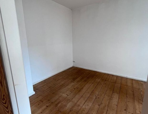 !Ab sofort! 2-RW im ruhigen Hinterhaus - Tageslichtbad mit Dusche - Foto 1