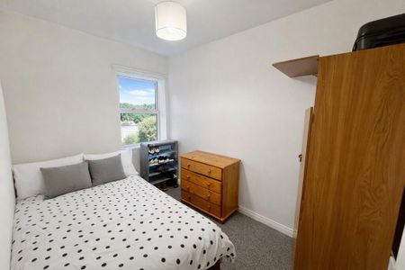 52 Olympia Drive, Belfast, BT12 6NH - Photo 5