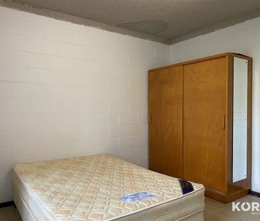 Neat & Tidy Unit Close To Marion Shopping Centre - Photo 2