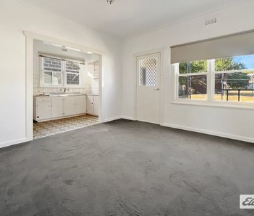 Well-positioned, 2-bedroom home. - Photo 5