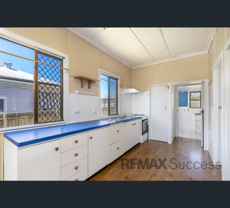 42 Dalmeny Street, Wilsonton, Qld 4350 - Photo 2