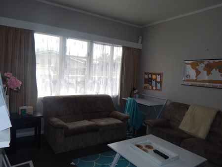 2 Bedroom, Waterloo - Photo 4