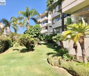 Ground floor apartment - Marbella (Elviria) - Photo 3