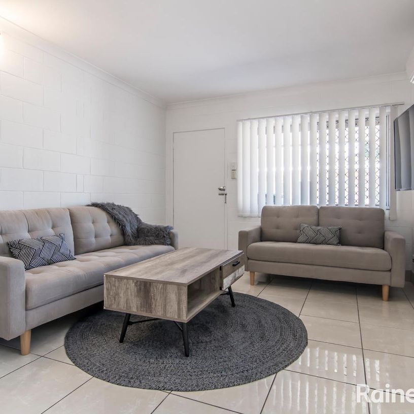 Tidy Modern Unit - Minutes from the CBD - Photo 1
