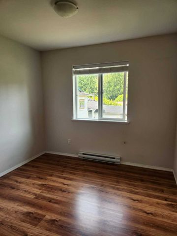 Townhomes close to walking trails (Campbell River) - Photo 3