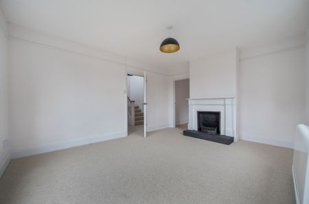 3 bedroom semi-detached house to rent - Photo 3