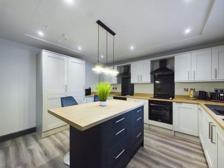 1 bedroom in a house share to rent - Photo 4