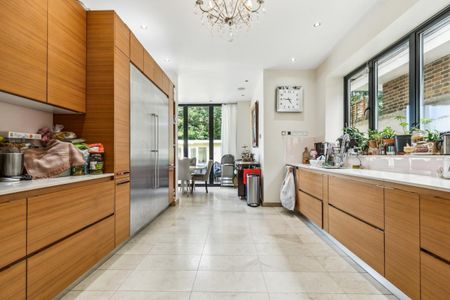 7 bedroom house in London - Photo 4