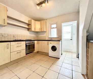 2 bedroom terraced house to rent - Photo 6