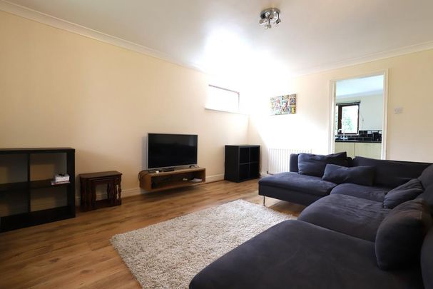 5 bedroom detached house to rent - Photo 1