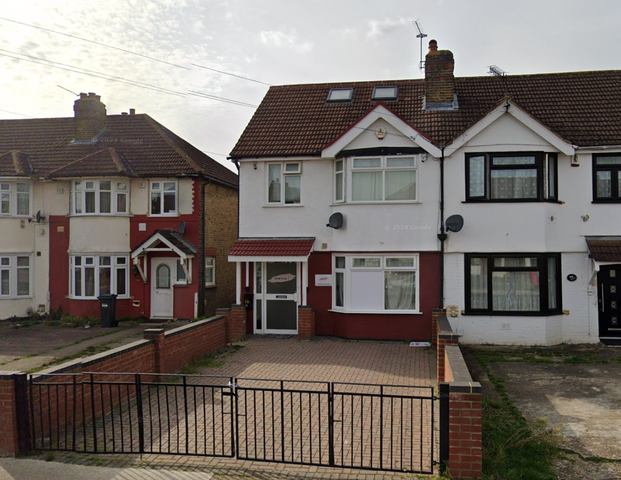 Berkeley Avenue, Hounslow - Photo 1