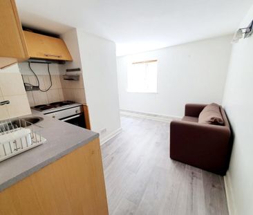 Studio to rent - Photo 6