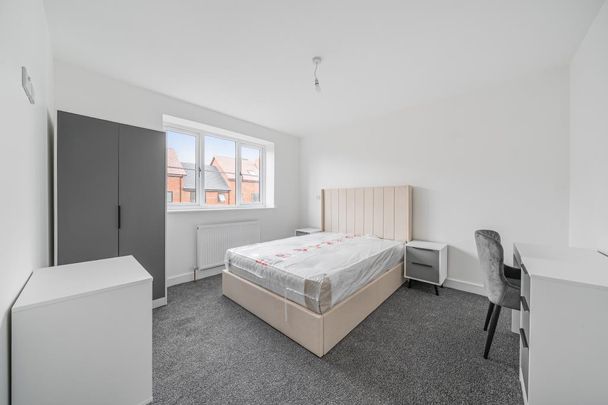 1 bedroom in a house share to rent - Photo 1