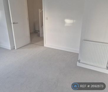 2 bedroom semi-detached house to rent - Photo 5