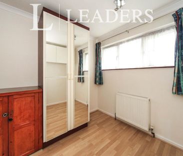 3 bedroom terraced house to rent - Photo 4