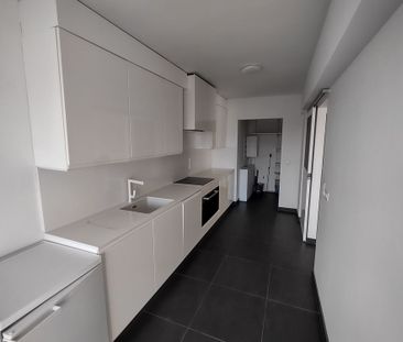 Recent vernieuwd, 2 slaapkamer appartement met garage. - Photo 5