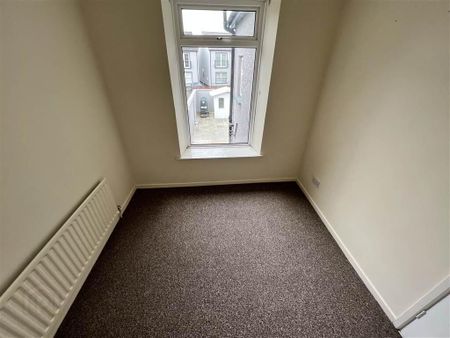 93 South Street, Newtowards, Newtownards, BT23 4JU - Photo 2