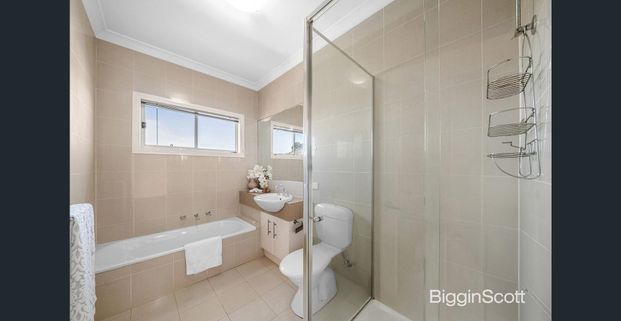 Family Friendly Home Walking Distance to Monash University - Photo 1
