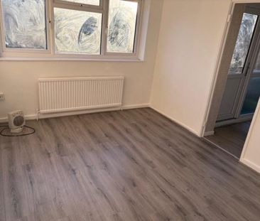 3 Bedroom Flat To Let - Photo 2