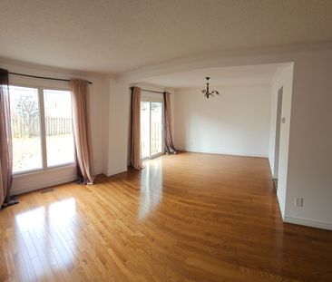 For Lease - 153 Stephen Street, Richmond Hill, Ontario - Photo 2