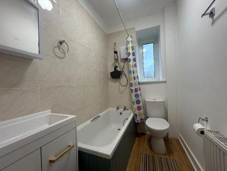 2 bedroom flat to rent - Photo 5