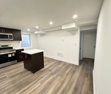 For Lease - 17 Tamarisk Drive Unit# Lower, Toronto, Ontario - Photo 3