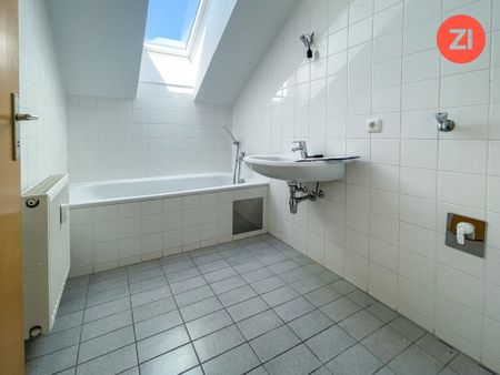 3- Zimmer Dachgeschoss-Wohnung inkl. Loggia und Parkplatz! - Photo 4