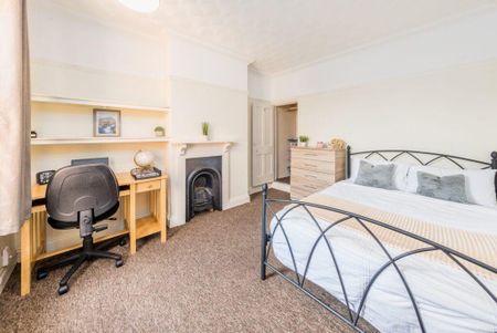 3 bedroom terraced house to rent - Photo 5