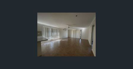 Great family home in Mount Low - Photo 2