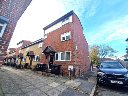 1 bedroom in a house share to rent - Photo 5