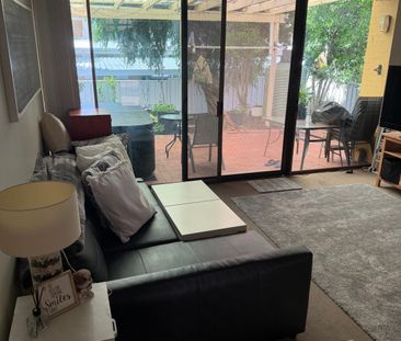 South Perth - Photo 1