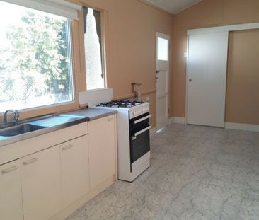 1 BEDROOM UNIT CLOSE TO EVERYTHING - Photo 5