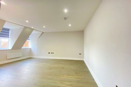 Moulsham Street - Photo 5