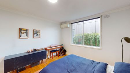 Charming 2-Bedroom Residence in Prime Brunswick Location - Photo 4