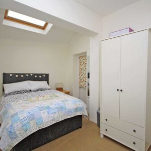 Kenley Road, TW1, London - Photo 2