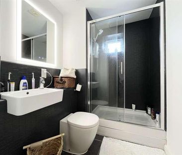 The Crescent, Newquay, TR7 - Photo 4