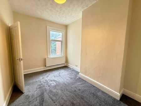 4 Bed Terraced House, Gill Street, M9 - Photo 2