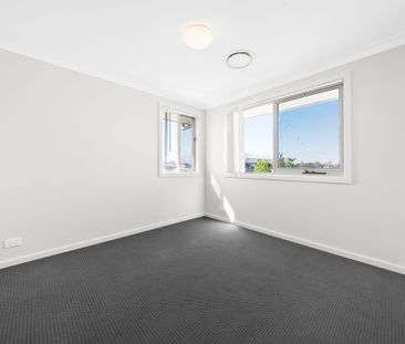 Well Presented Family Home - Photo 6