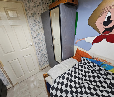 1 bedroom in a house share to rent - Photo 3